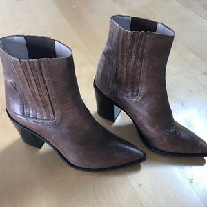 Zara basic Brown leather ankle books